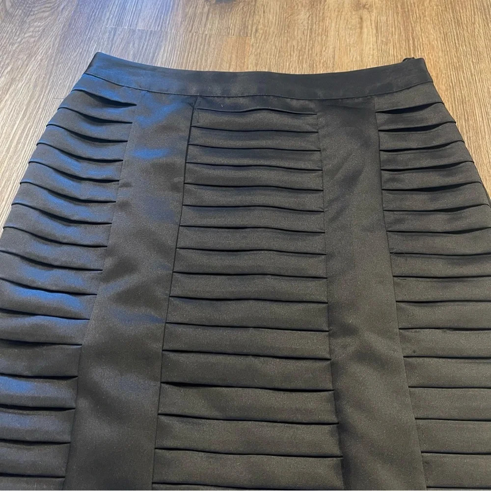 Worthington Pencil Skirt Women’s Size 4 Black Satin Pleated Formal Event Holiday - Picture 3 of 7